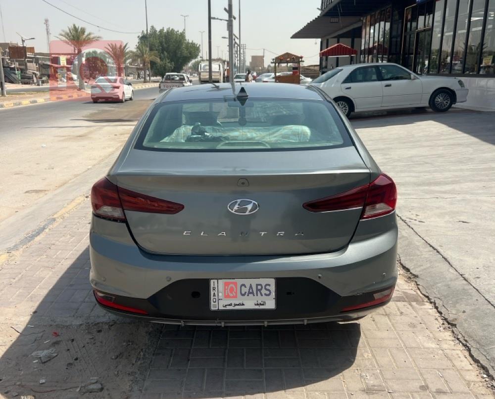 هیوندای ئەلەنترا